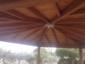 Struttura di un gazebo esagonale