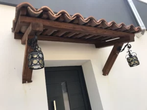 Realizzazione di pensiline in legno